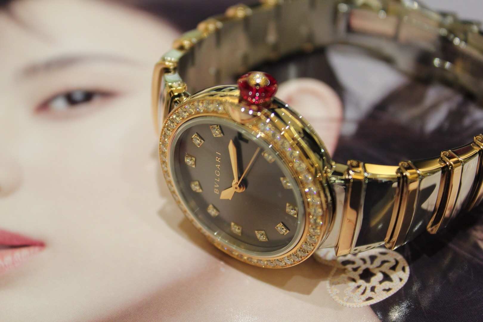 BVLGARI宝格丽LVCEA系列女士腕表，玫瑰金表圈镶饰钻石女表插图1